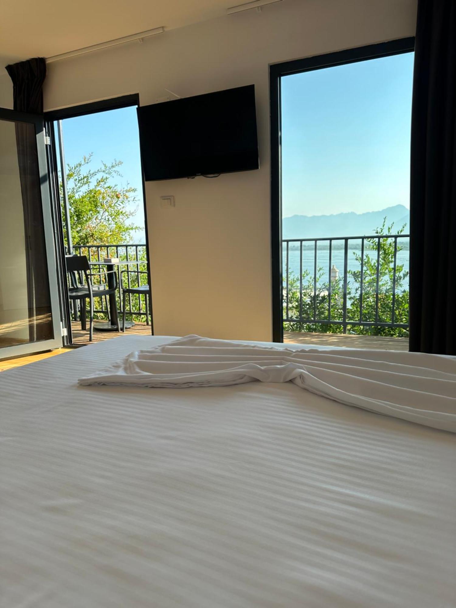 Lake Escape Villa Shiroke Шкодер Екстер'єр фото